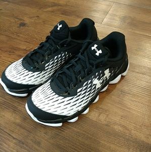 NWT Under Armour BGS Micro G Spine Disrupt Boys